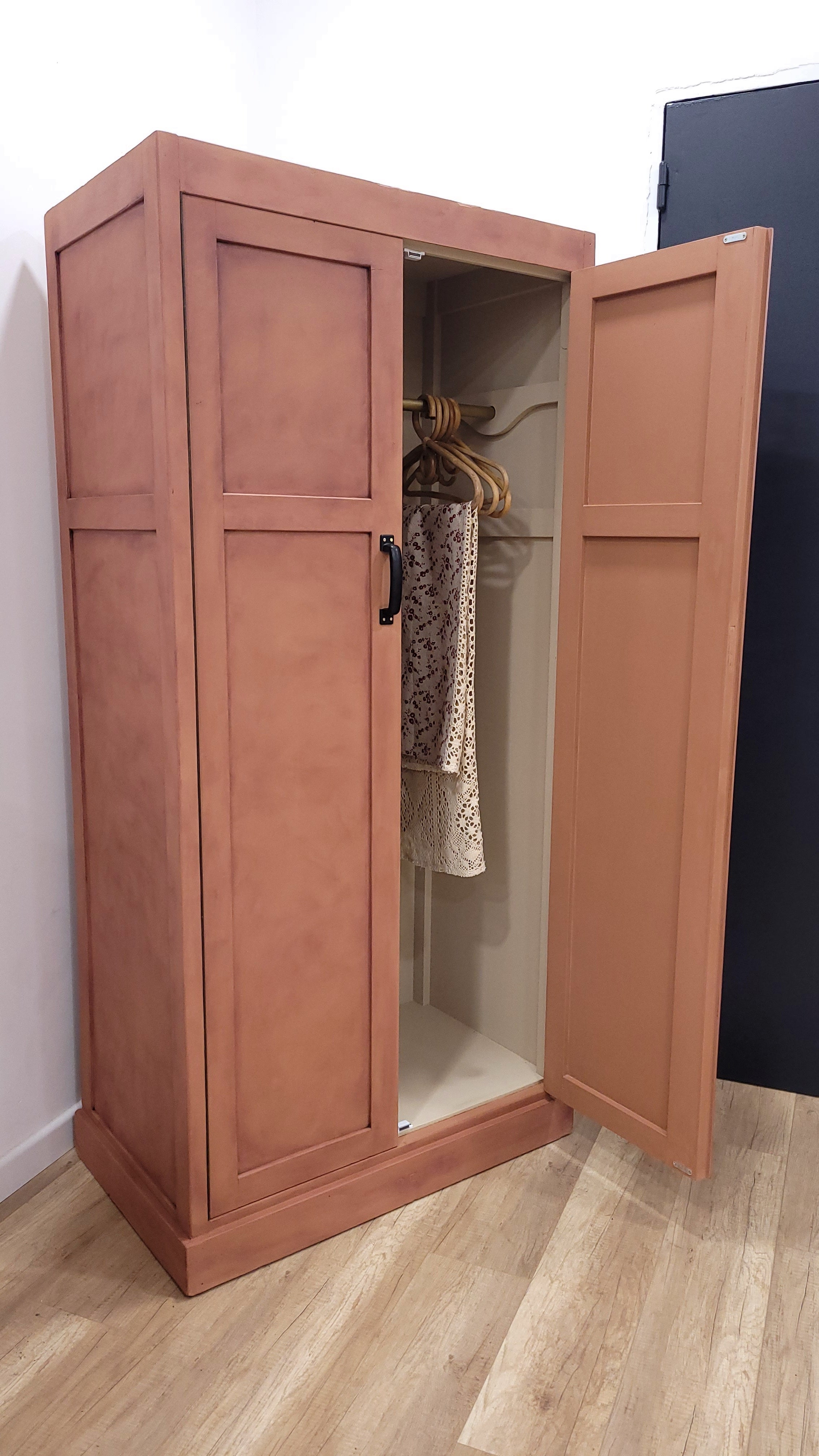 Armoire d'internat années 50