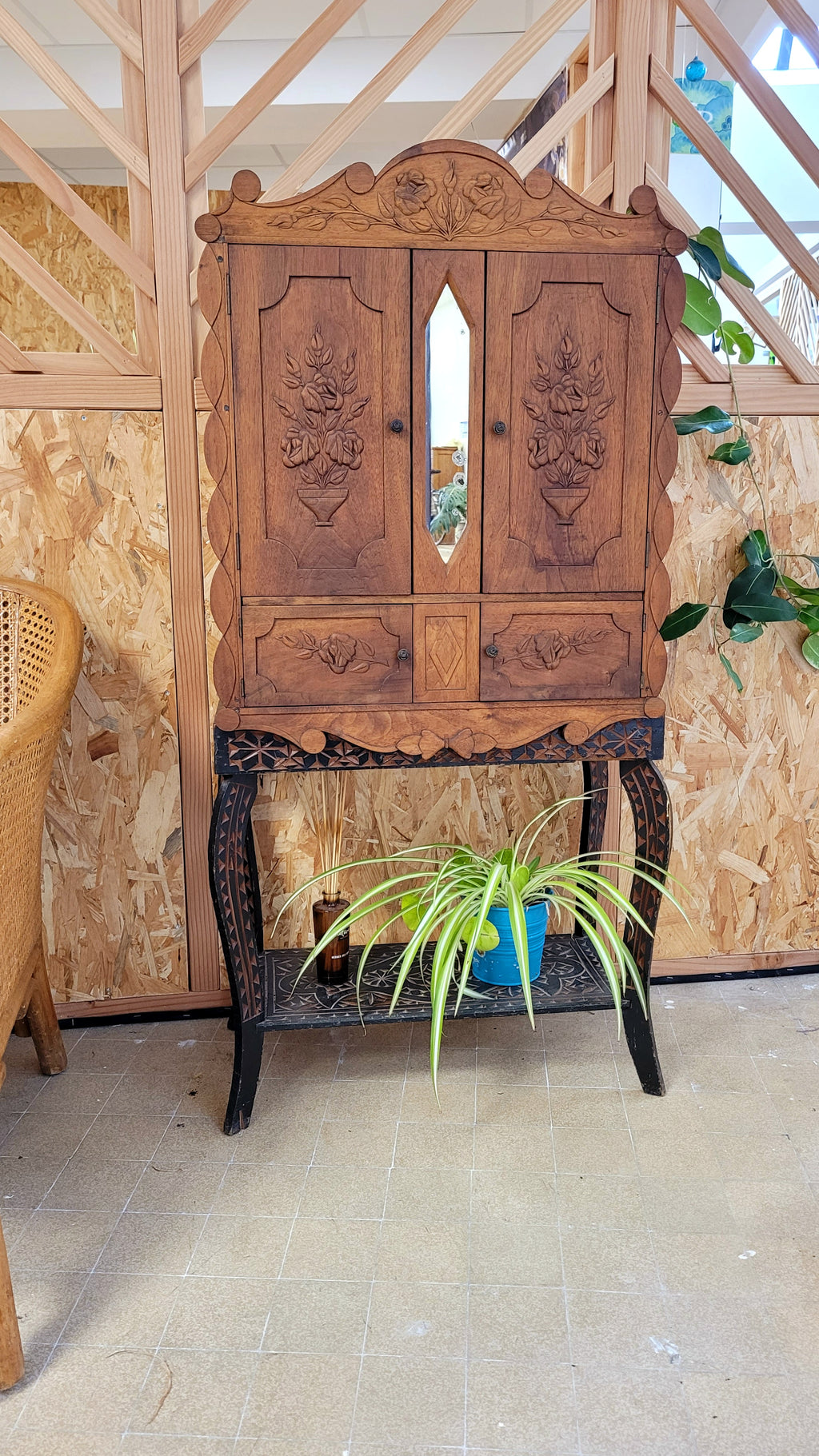 Armoirette Provençale en Bois – Pièce Unique