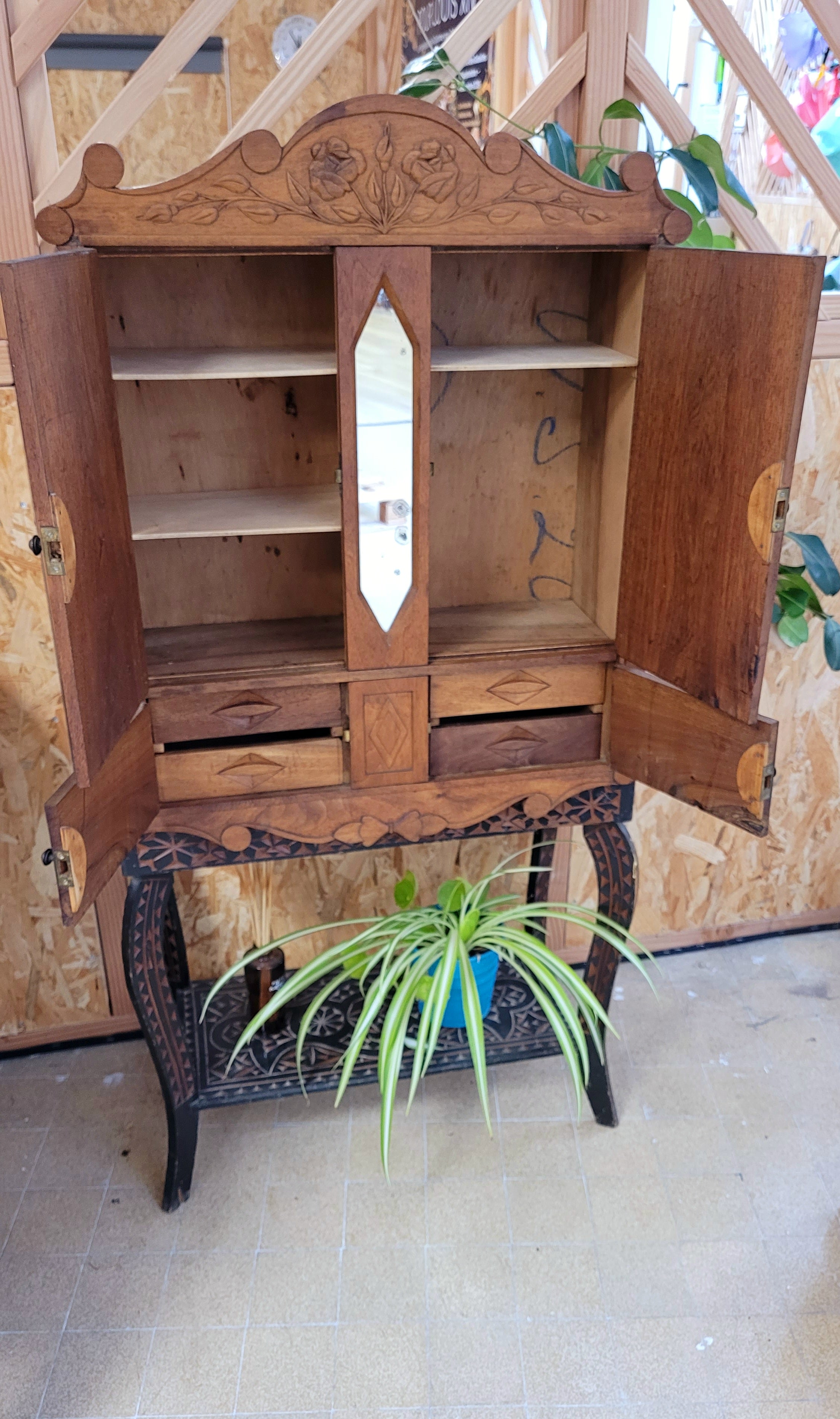 Armoirette Provençale en Bois – Pièce Unique