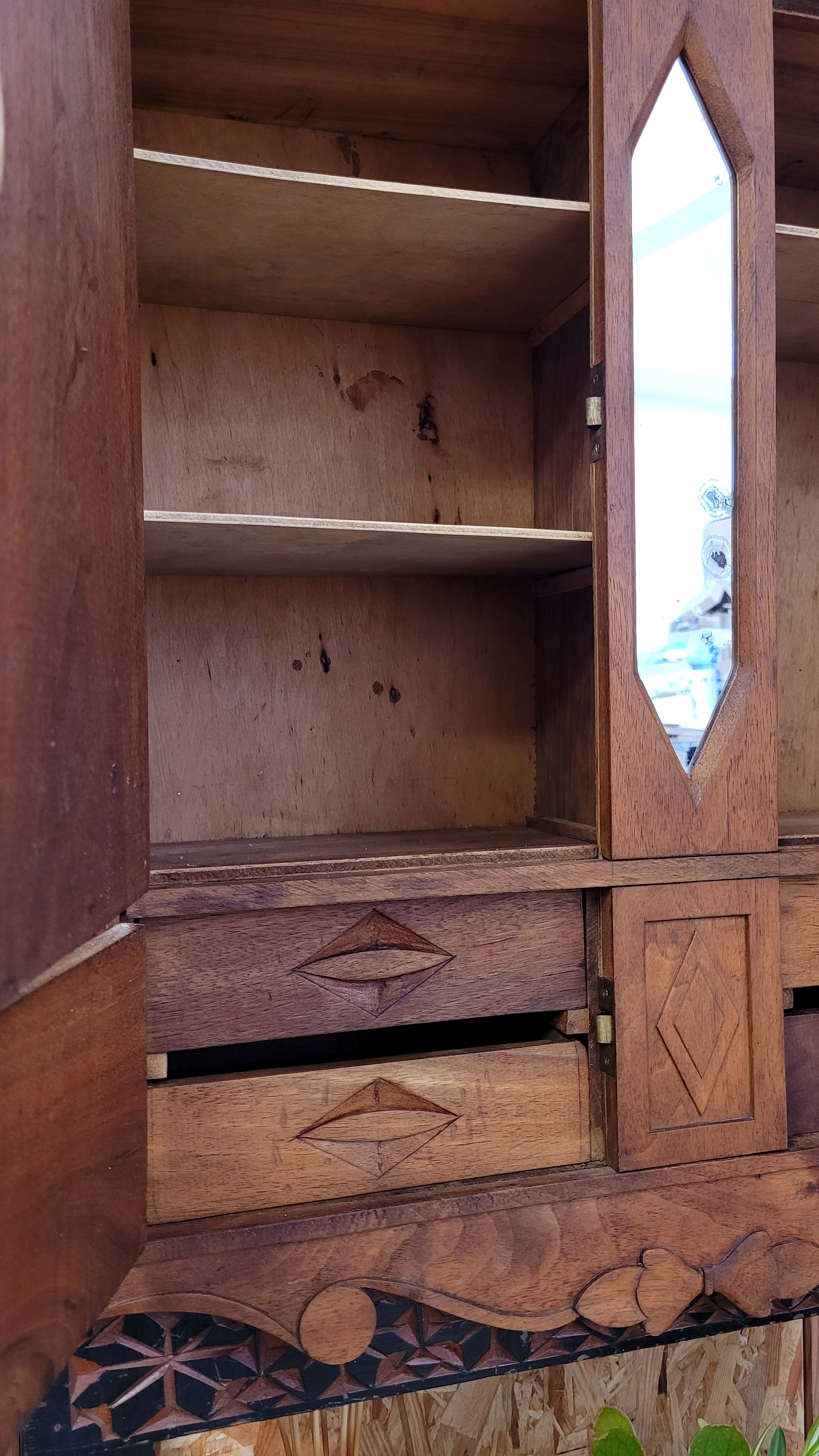 Armoirette Provençale en Bois – Pièce Unique